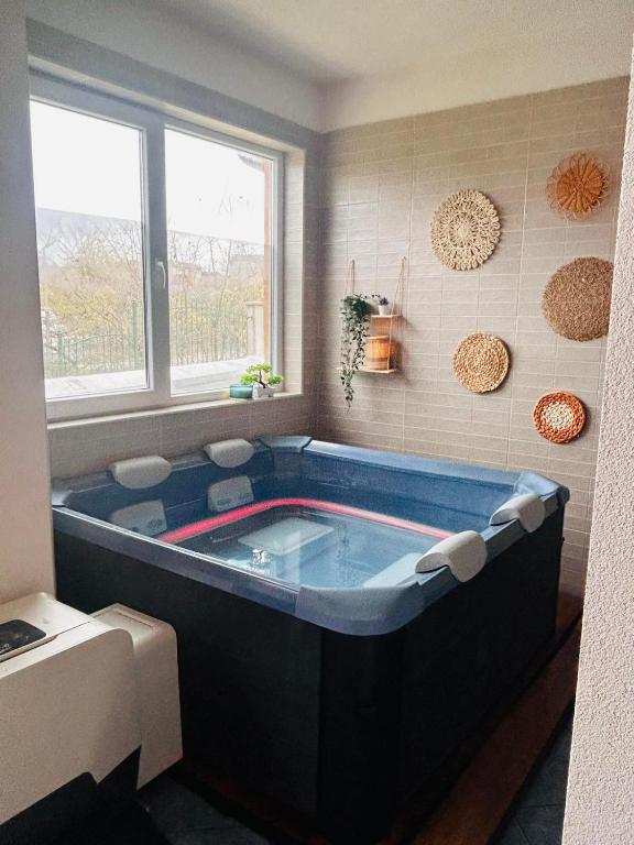 Jacuzzi detail with woven wall decor
